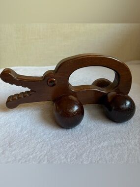 Vintage Wooden Rolling Alligator/Crocodile Hand Crafted Toy Primitive 4 1/2”H